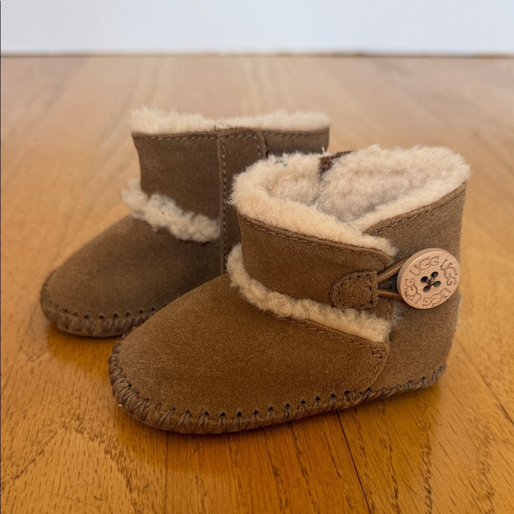 UGG Tan Suede Infant Booties, size 0/1